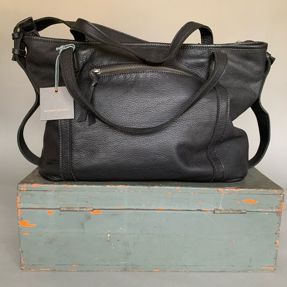 Monserat De Lucca - Picture 1 of 13